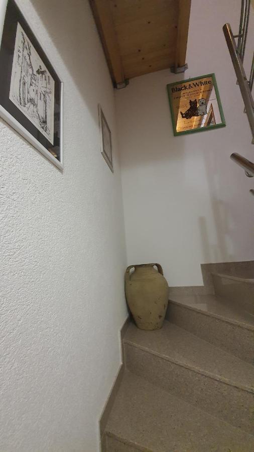 Franceska apartmani Cres Bagian luar foto