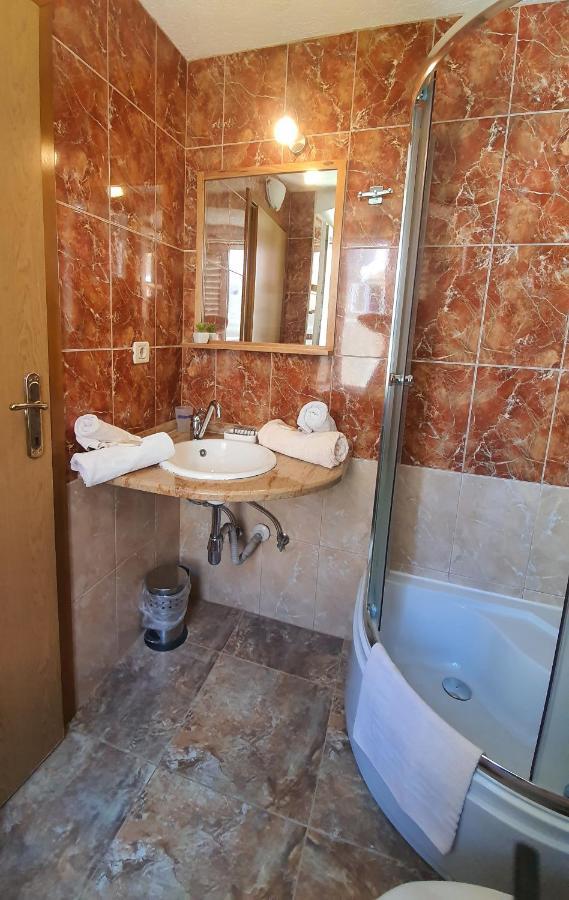 Franceska apartmani Cres Bagian luar foto