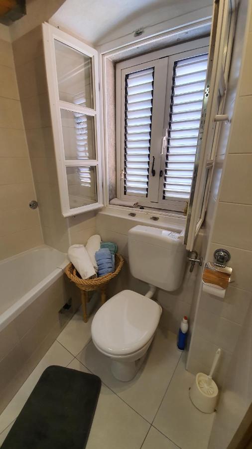Franceska apartmani Cres Bagian luar foto