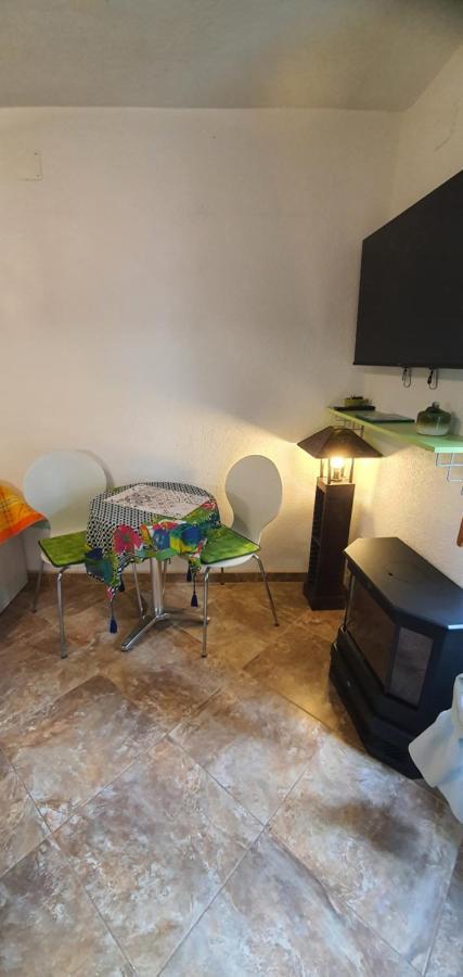 Franceska apartmani Cres Bagian luar foto