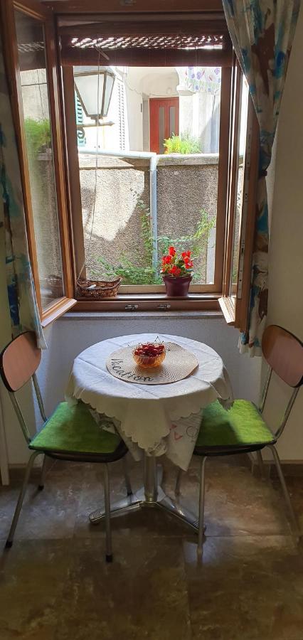 Franceska apartmani Cres Bagian luar foto