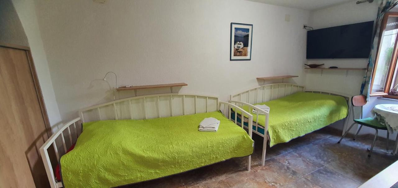 Franceska apartmani Cres Bagian luar foto