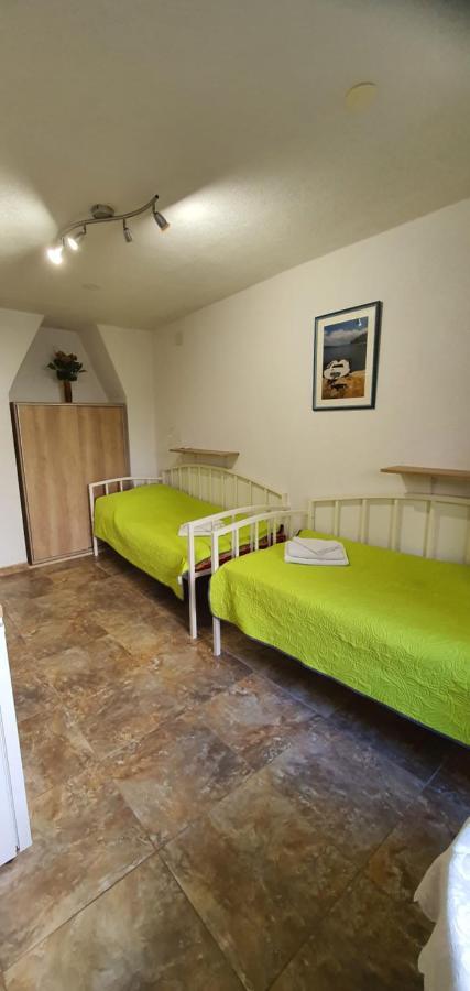 Franceska apartmani Cres Bagian luar foto